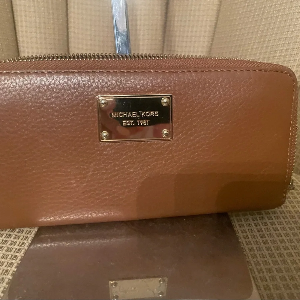 Brown Leather Wallet - Picture 2 of 8